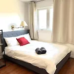 Scarborough Cozy Stay With Double Bed Free Parking Near Stores And Transit