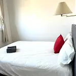 Scarborough Cozy Stay With Double Bed Free Parking Near Stores And Transit